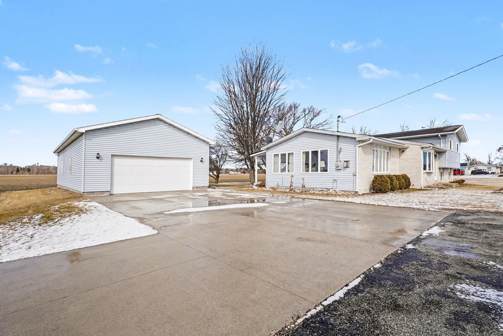 2419 North Tower Beach Road Pinconning, MI 48650 - Photo 31 of 34