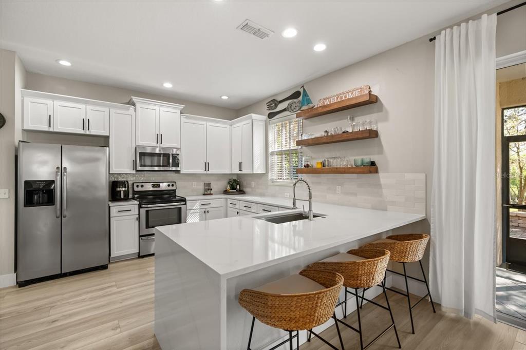 1889 Lakelet Loop Oviedo, FL 32765 - Photo 11 of 37