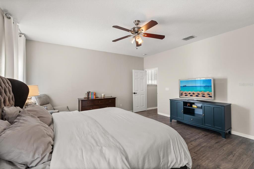 1889 Lakelet Loop Oviedo, FL 32765 - Photo 17 of 37