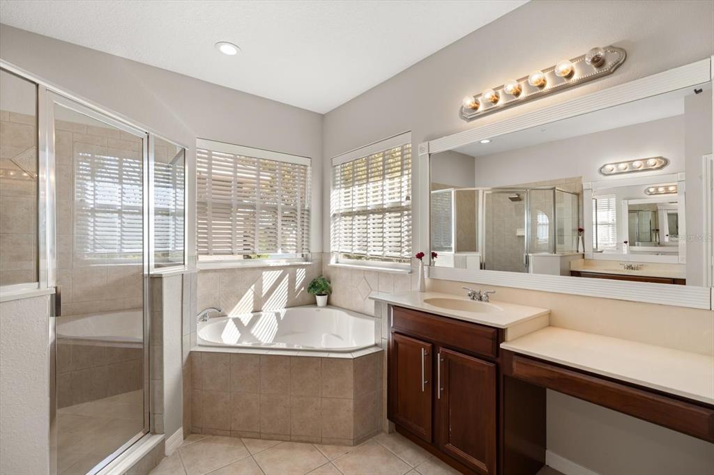 1889 Lakelet Loop Oviedo, FL 32765 - Photo 18 of 37