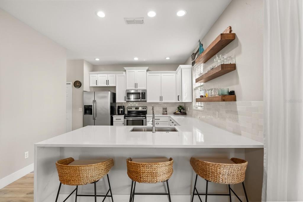 1889 Lakelet Loop Oviedo, FL 32765 - Photo 10 of 37