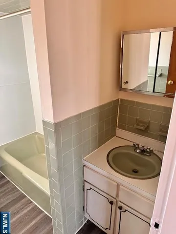 $1,750 | 476 Harrison Avenue, Unit B1, Lodi, NJ 07644