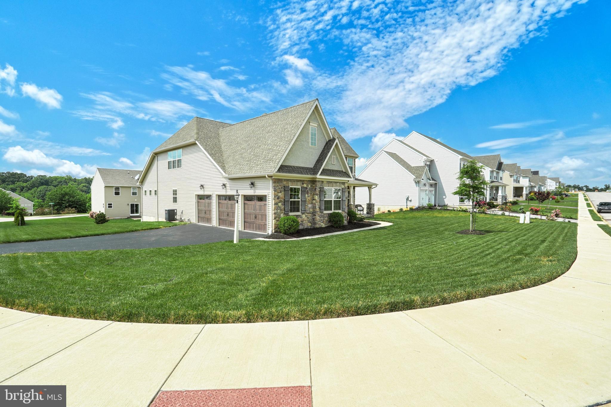 10 Village Road Manchester, PA 17345 - Photo 3 of 57 Gallery Image 3