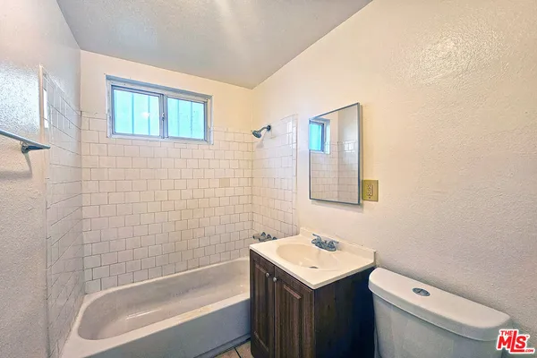$2,300 | 1214 East 82nd Street, Los Angeles, CA 90001