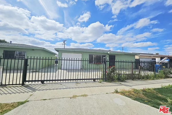 $2,300 | 1214 East 82nd Street, Los Angeles, CA 90001