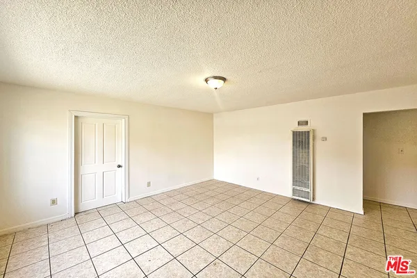 $2,300 | 1214 East 82nd Street, Los Angeles, CA 90001