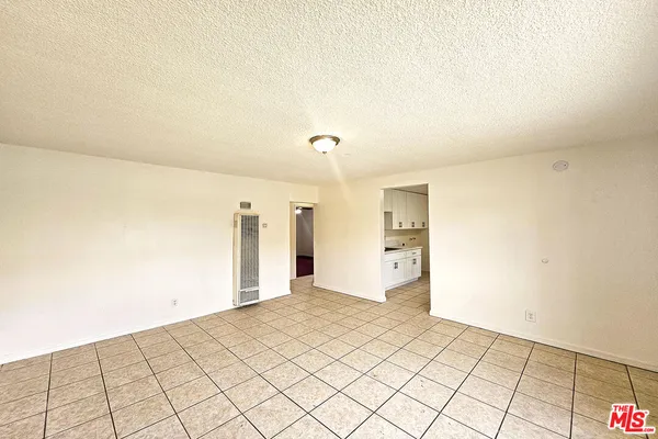 $2,300 | 1214 East 82nd Street, Los Angeles, CA 90001