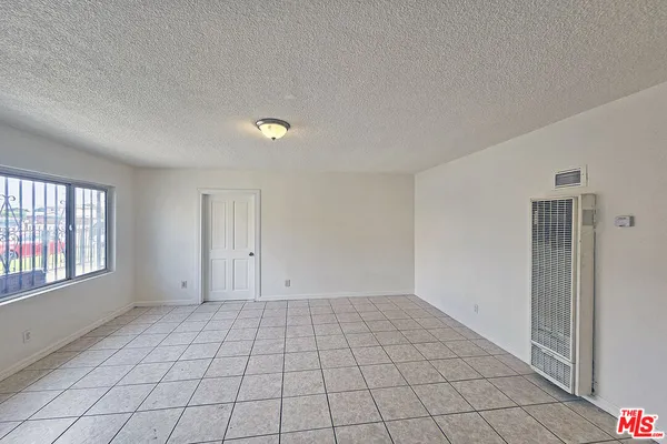 $2,300 | 1214 East 82nd Street, Los Angeles, CA 90001