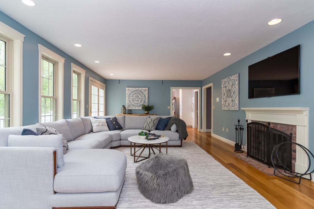 11 Kimball Road Hopkinton, MA 01748 - Photo 4 of 20 Gallery Image 4