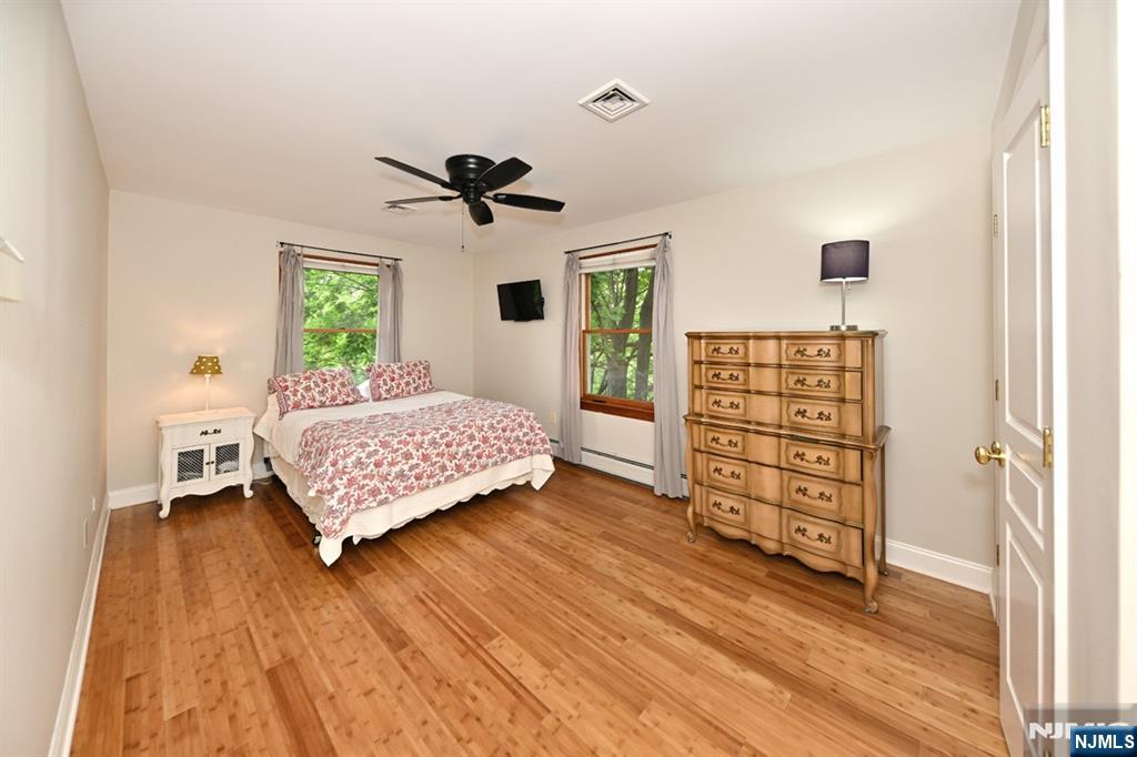 8 Myrtle Street Montvale, NJ 07645 - Photo 28 of 38