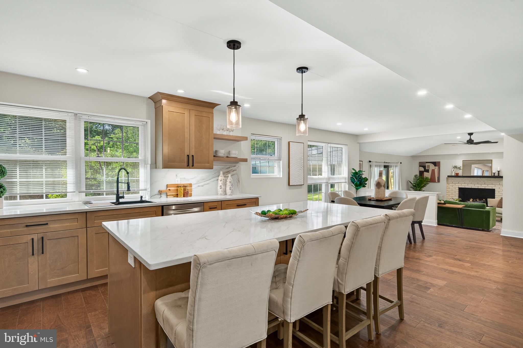 344 Covered Bridge Road King of Prussia, PA 19406 - Photo 4 of 31 Kitchen Island seats 6!
