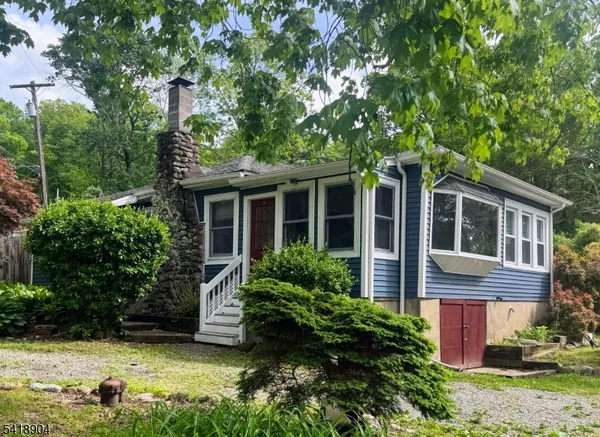 $365,000 | 32 Laurel Drive, Oak Ridge, NJ 07438