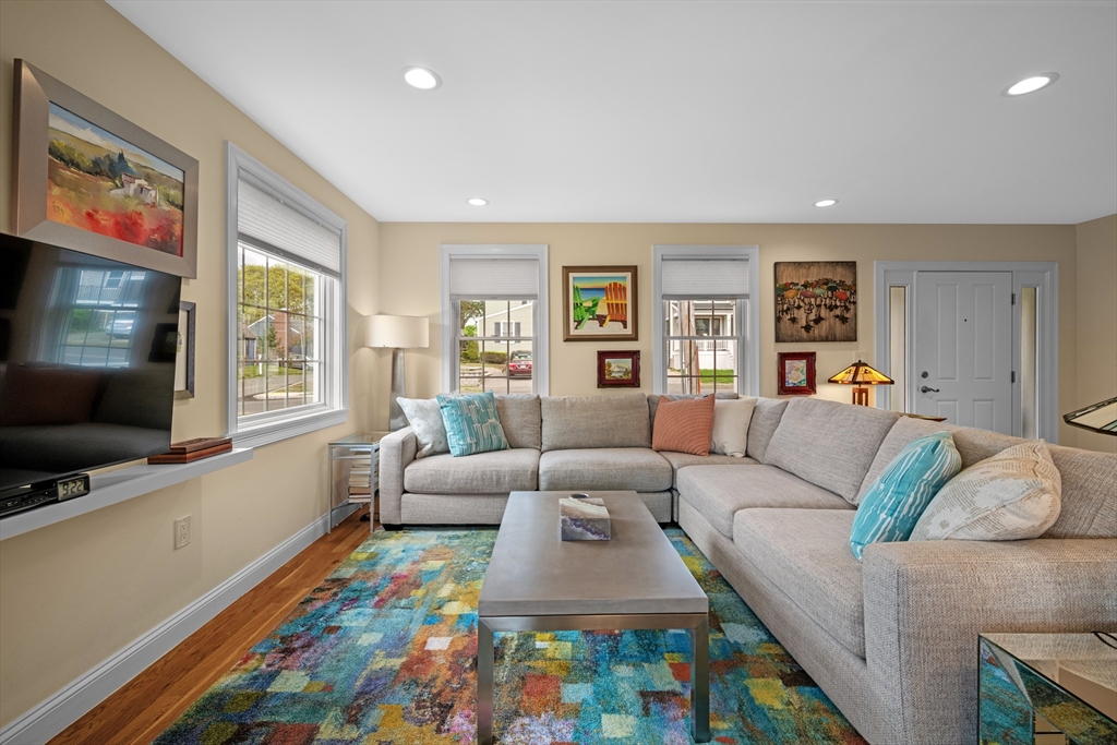 155 Green Street, Unit 4 Marblehead, MA 01945 - Photo 7 of 34