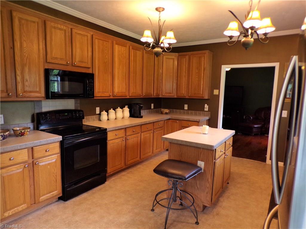 8250 Whipporwill Lane Rural Hall, NC 27045 - Photo 9 of 30 Gallery Image 9