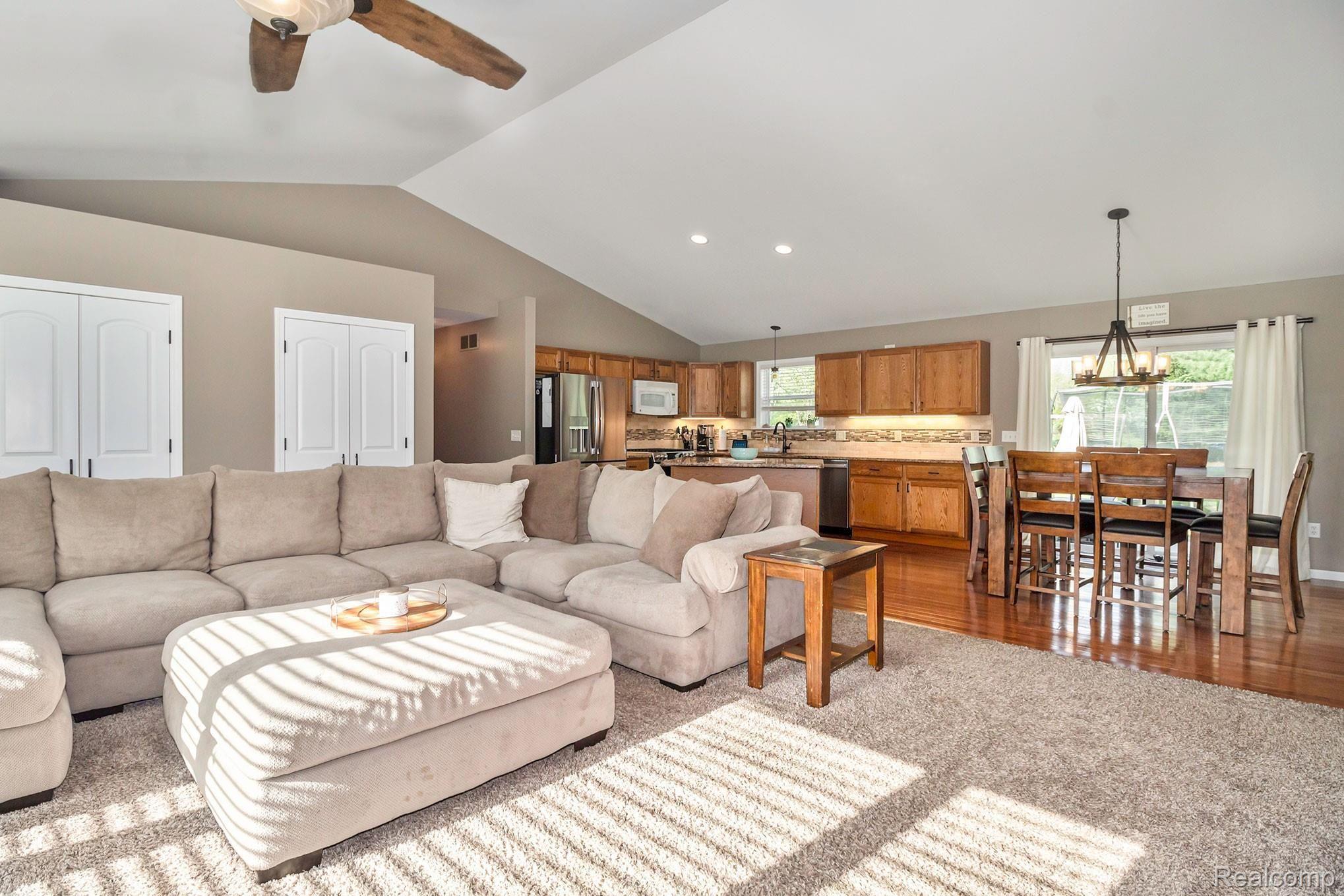 3812 East Allen Road Howell, MI 48855 - Photo 10 of 24 IMG_6771.jpg