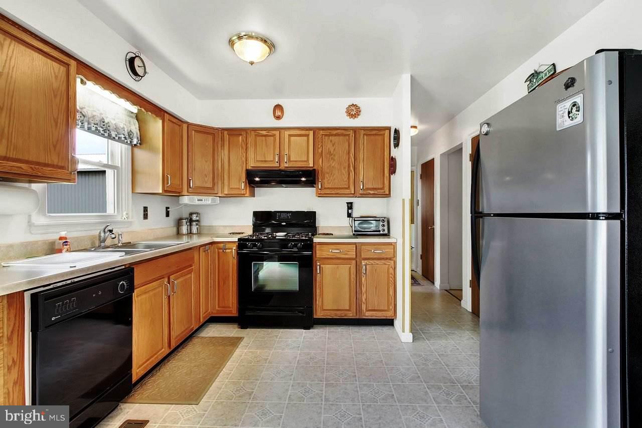 2370 Grandview Road Hanover, PA 17331 - Photo 7 of 36