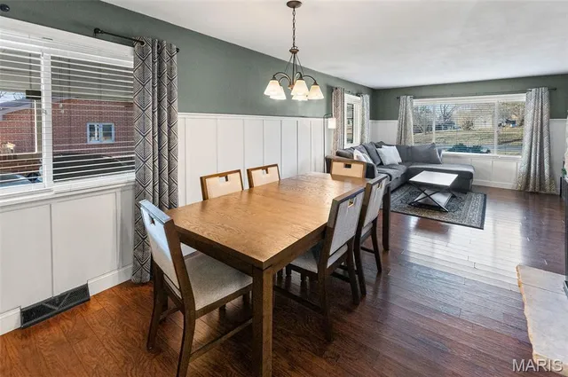 $215,000 | 2 Fieldcrest Drive, Collinsville, IL 62234