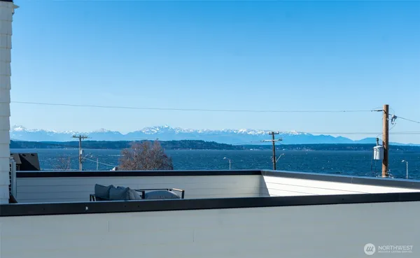 $949,000 | 2626 58th Avenue Southwest, Unit B, Seattle, WA 98116