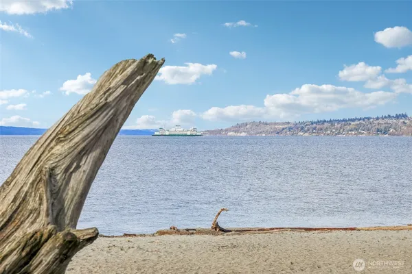 $949,000 | 2626 58th Avenue Southwest, Unit B, Seattle, WA 98116