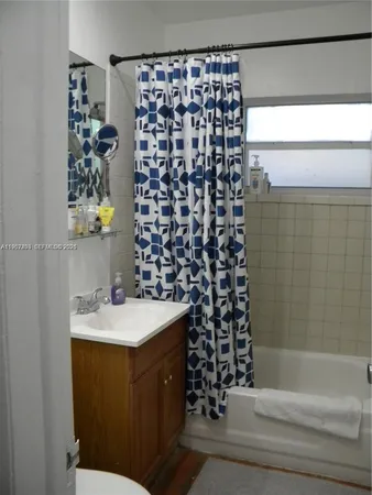 $1,928 | 3475 Southwest 1st Avenue, Unit 14, Miami, FL 33145