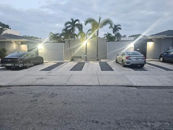 $1,928 | 3475 Southwest 1st Avenue, Unit 14, Miami, FL 33145