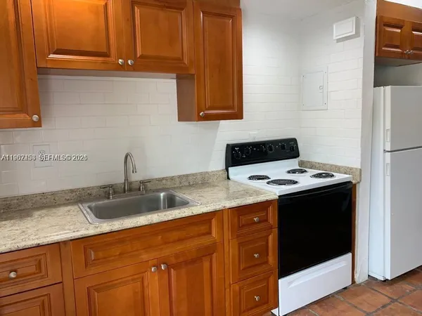 $1,928 | 3475 Southwest 1st Avenue, Unit 14, Miami, FL 33145