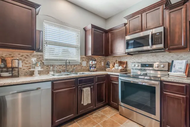 $463,700 | 2105 Longhunter Chase Drive, Spring Hill, TN 37174