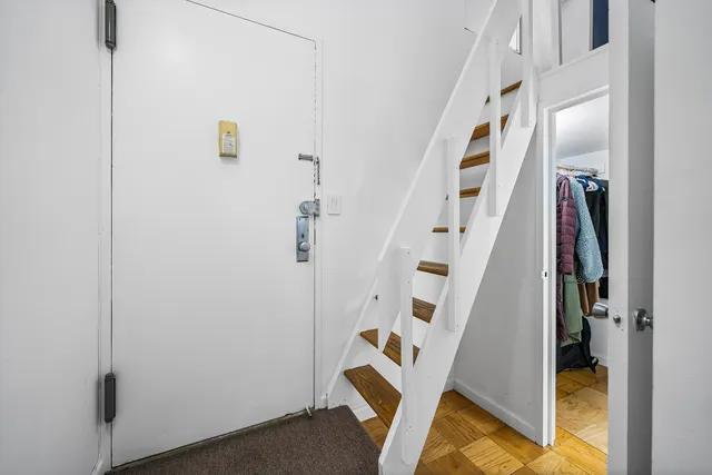 $519,000 | 350 East 62nd Street, Unit 1M | Lenox Hill