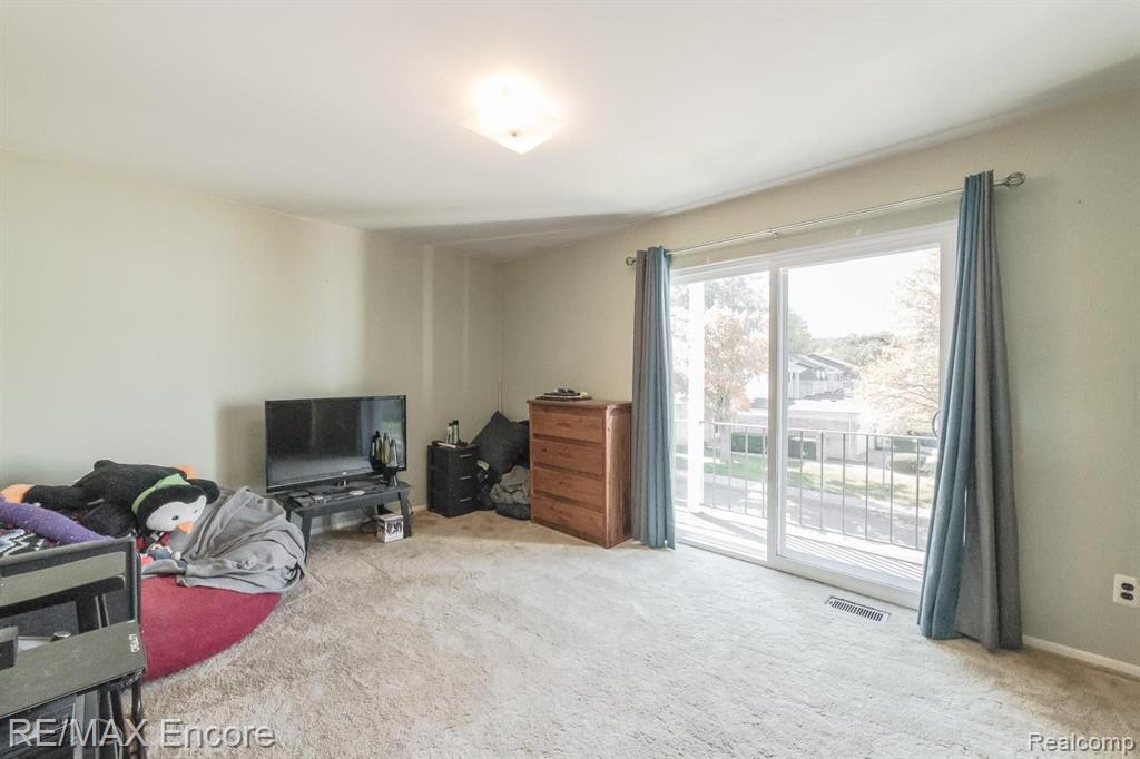 67 Stratford Lane Rochester Hills, MI 48309 - Photo 17 of 35