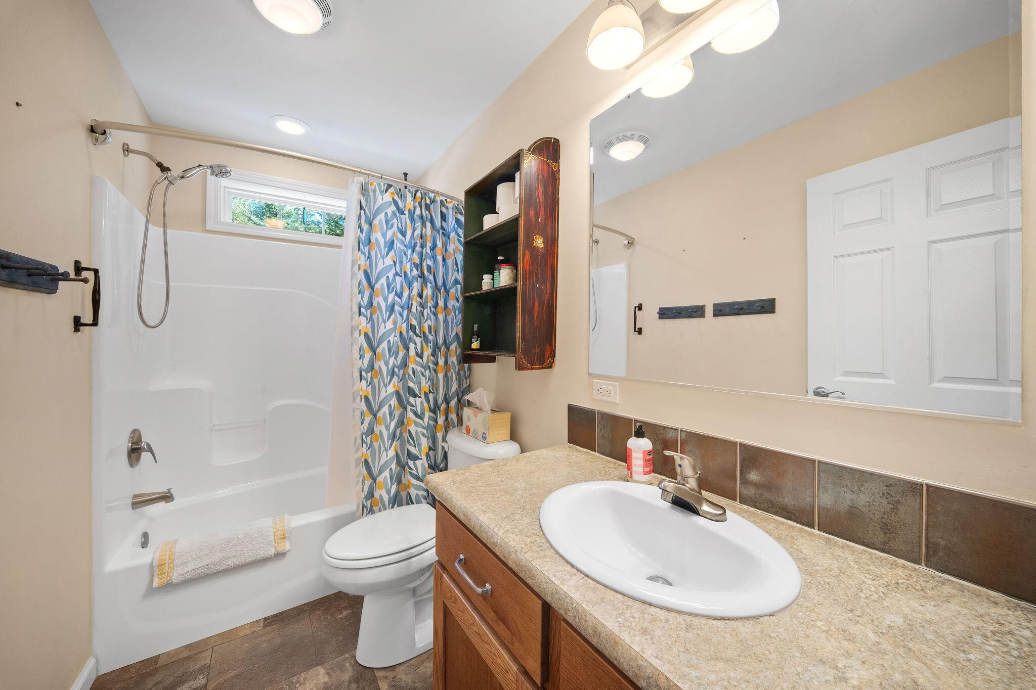 811 Newbury Neck Road Surry, ME 04684 - Photo 27 of 49 22-web-or-mls-DSC09527