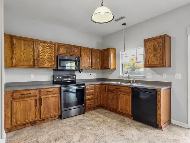 $2,700 | 4080 Laurelwood Drive, Charleston, SC 29414