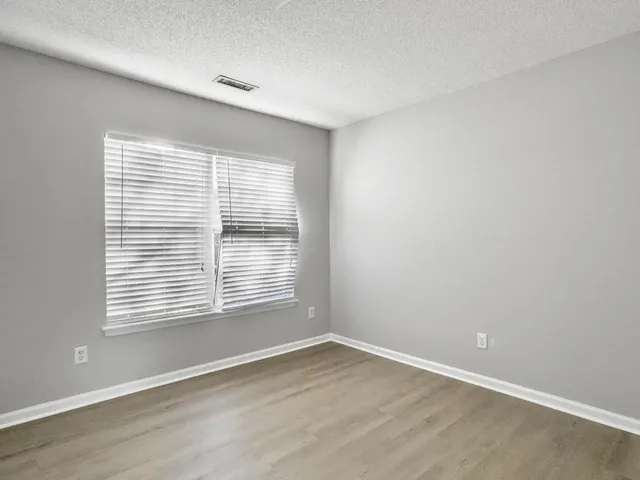 $2,700 | 4080 Laurelwood Drive, Charleston, SC 29414