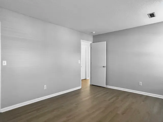 $2,700 | 4080 Laurelwood Drive, Charleston, SC 29414