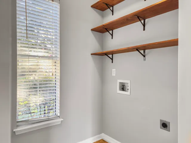 $2,700 | 4080 Laurelwood Drive, Charleston, SC 29414