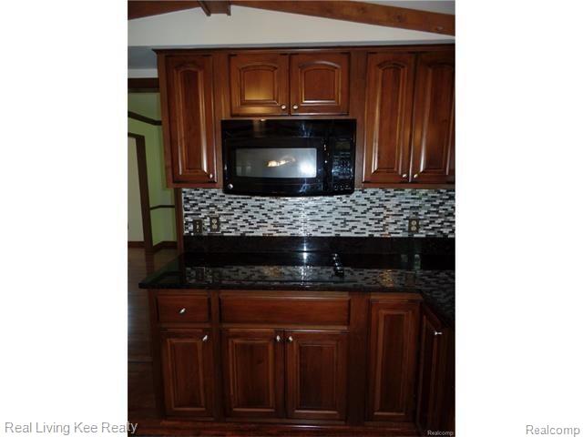 1802 Snowden Circle Rochester Hills, MI 48306 - Photo 16 of 28
