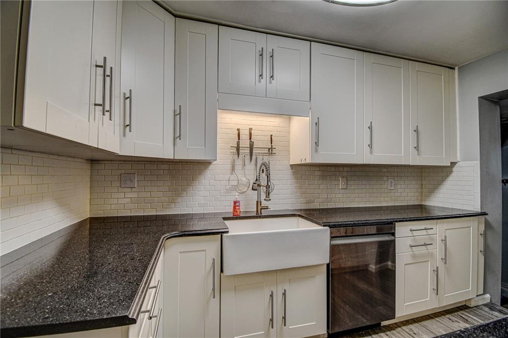 114 Cherry Valley Road Pittsburgh, PA 15221 - Photo 2 of 25 Gallery Image 2