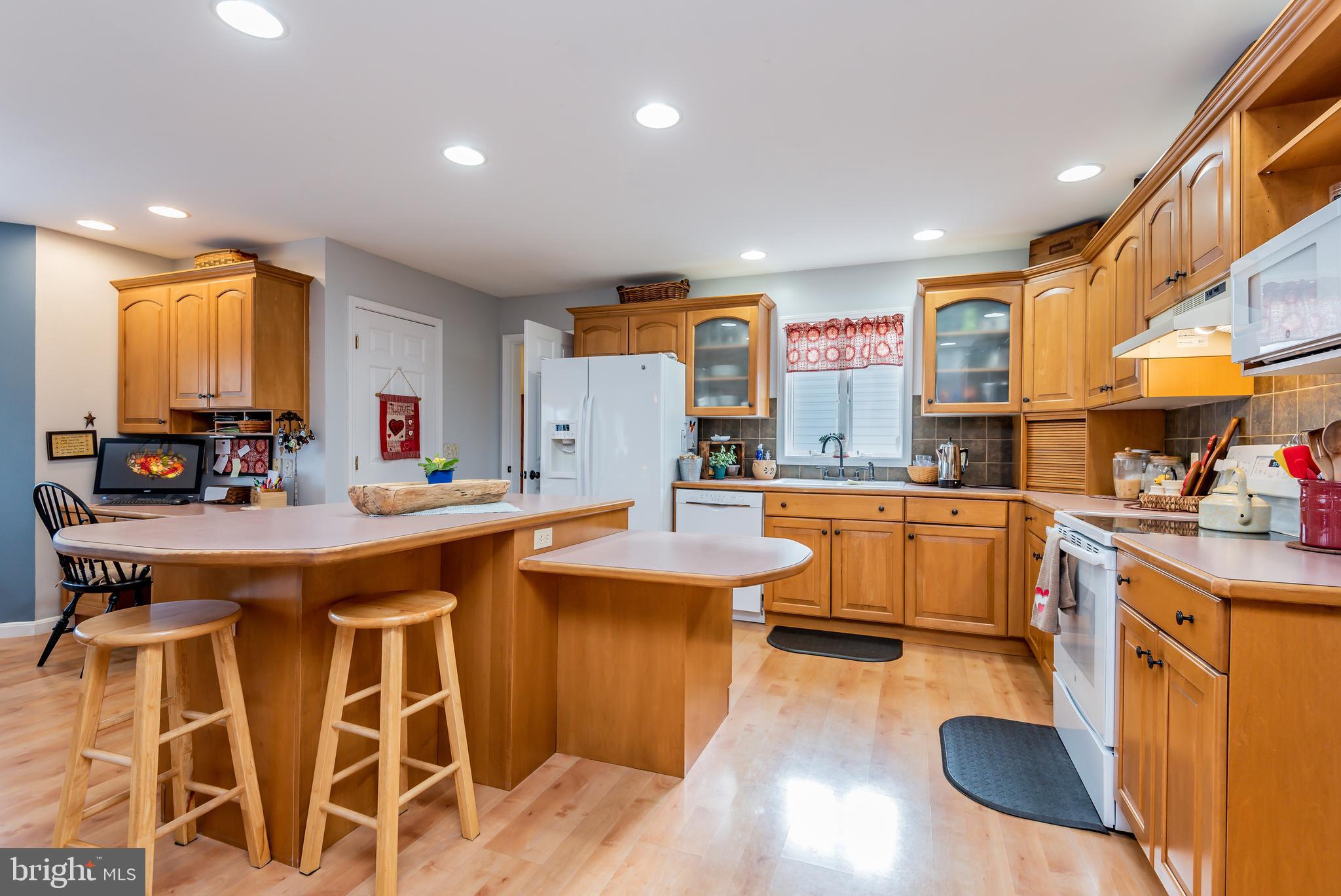 693 Mt Rock Road Carlisle, PA 17015 - Photo 4 of 48 Gallery Image 4