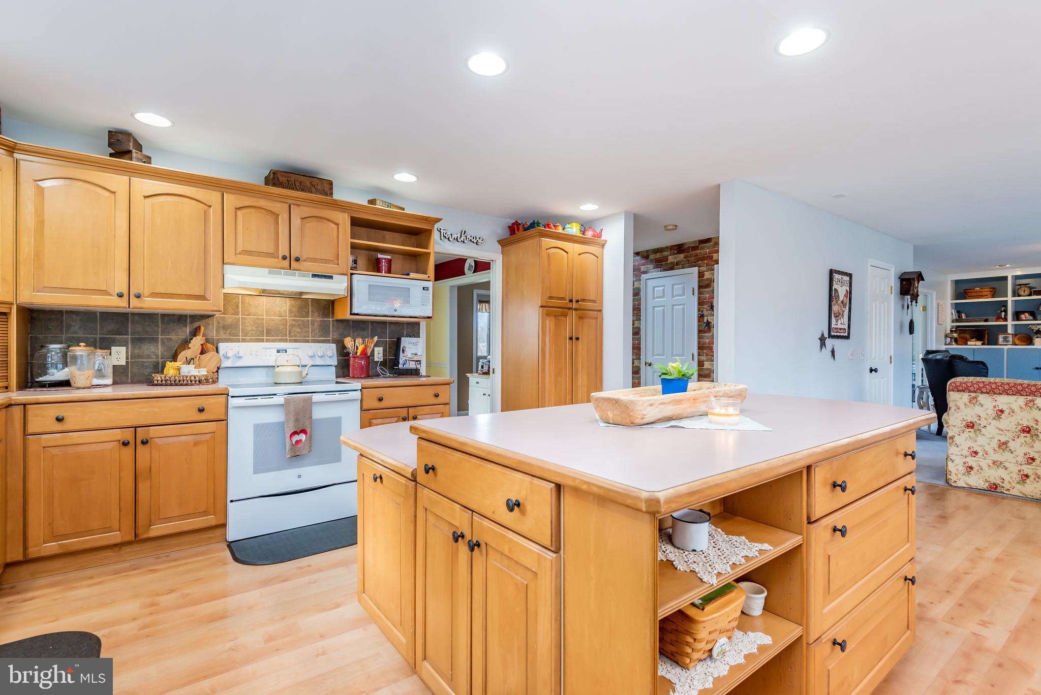 693 Mt Rock Road Carlisle, PA 17015 - Photo 5 of 48 Gallery Image 5