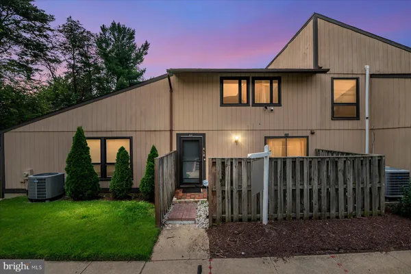 $260,000 | 516 West Court, Glen Burnie, MD 21061