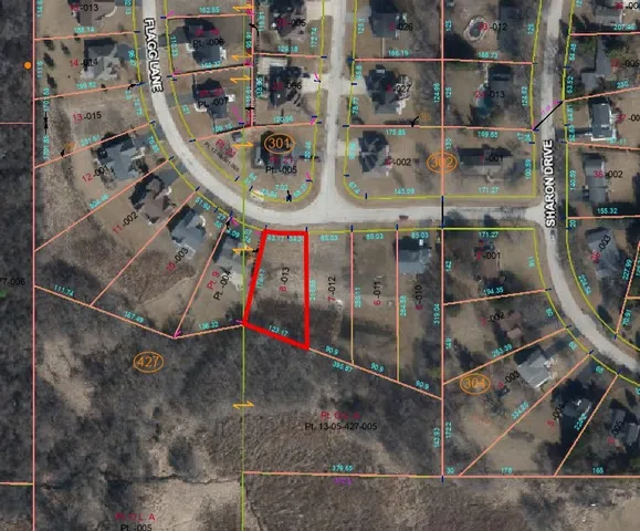 a view of entryway with a small space