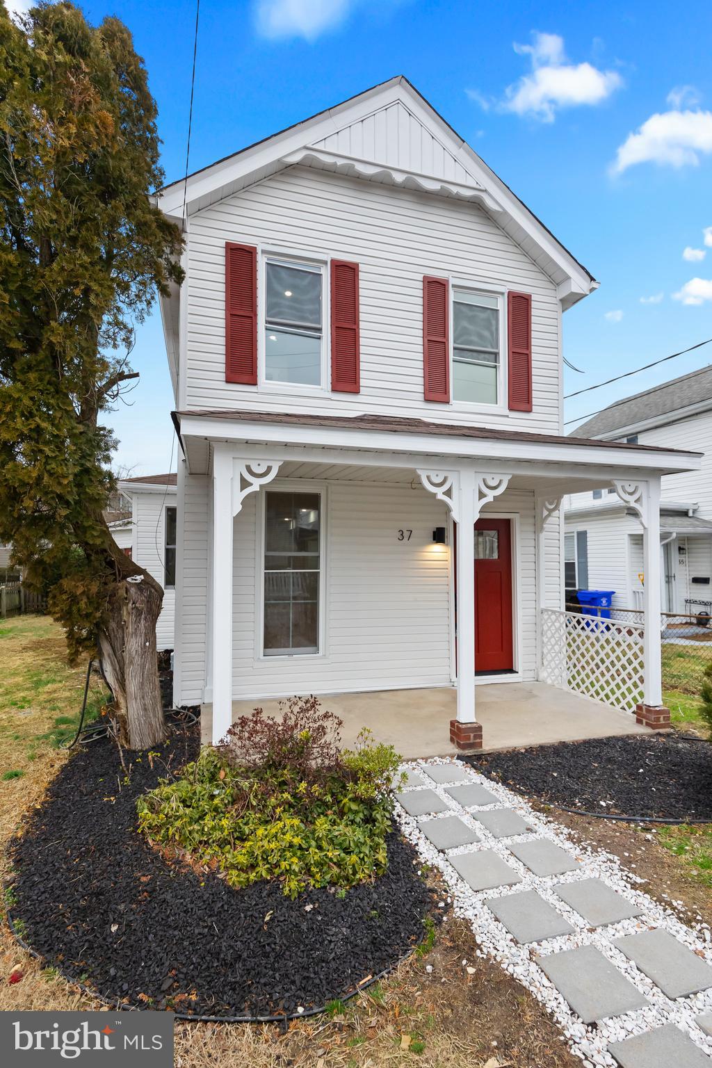 37 4th Street Laurel, MD 20707 - Photo 3 of 35