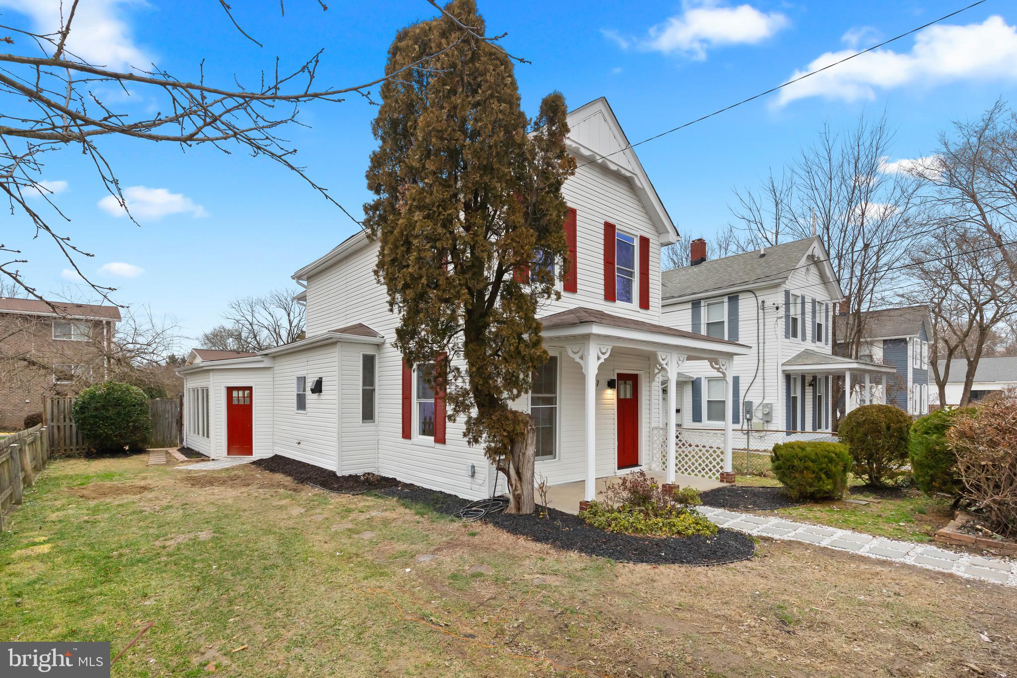 37 4th Street Laurel, MD 20707 - Photo 4 of 35