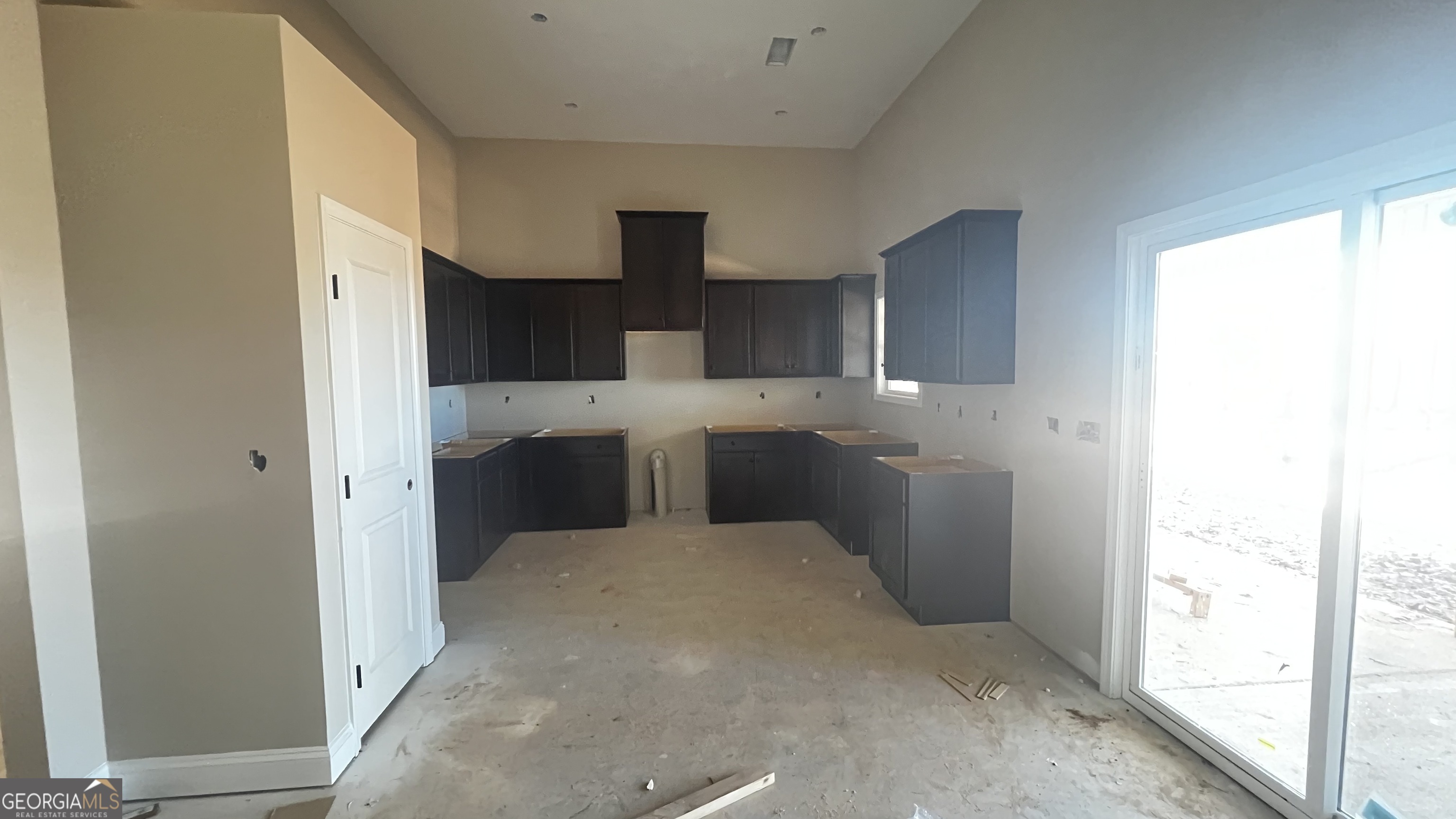 187 Coffey Road Barnesville, GA 30204 - Photo 15 of 27 a view of a kitchen with electric appliances