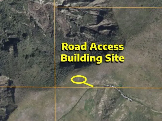 a close up of a street sign