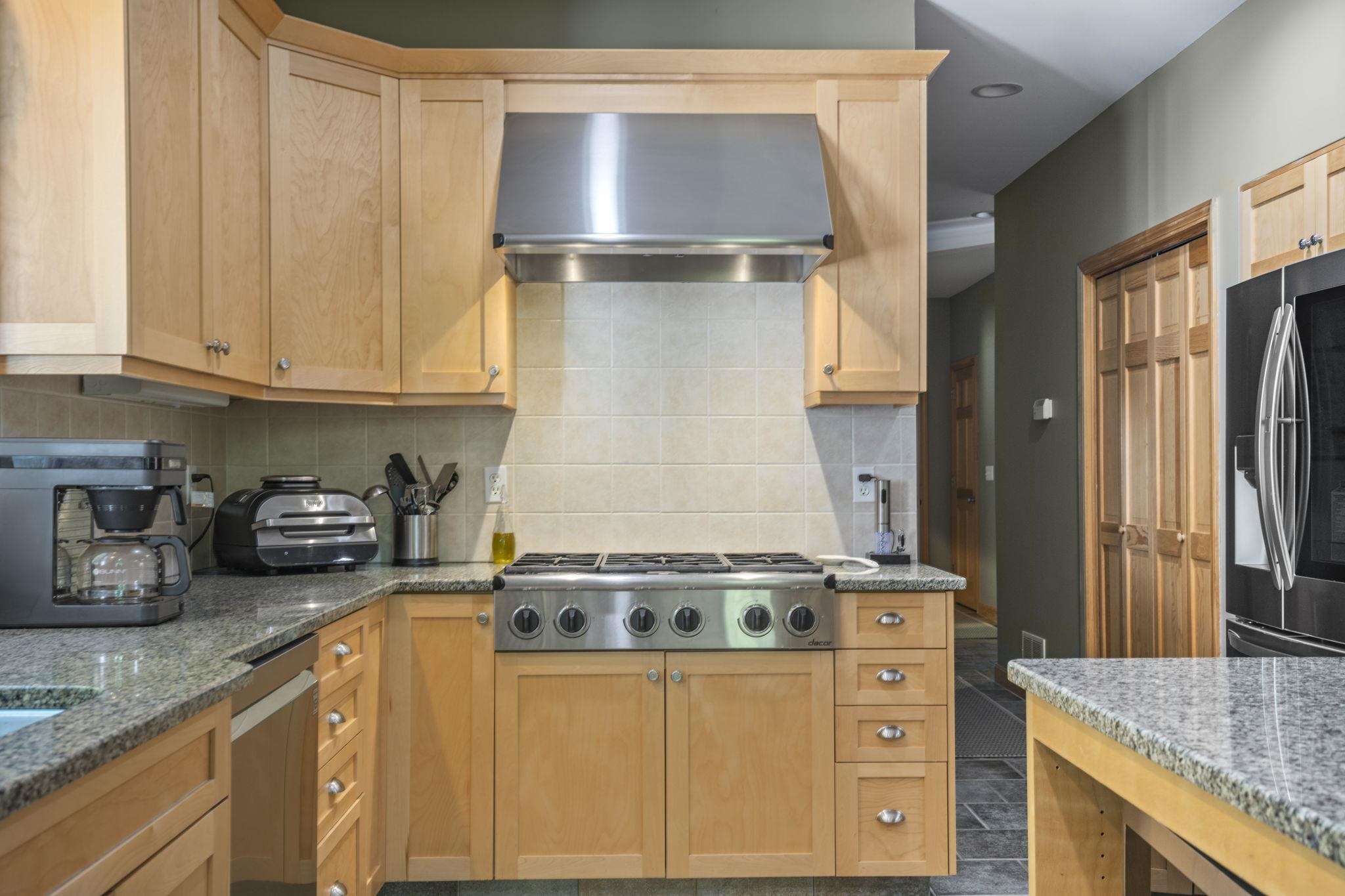 51 Willow Road East Kingston, NH 03827 - Photo 17 of 40