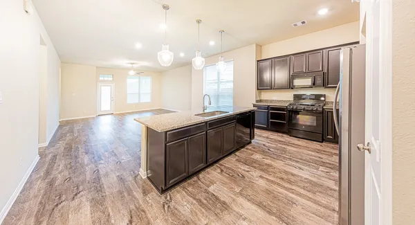 $2,200 | 3032 Stonebriar Court, Conroe, TX 77301