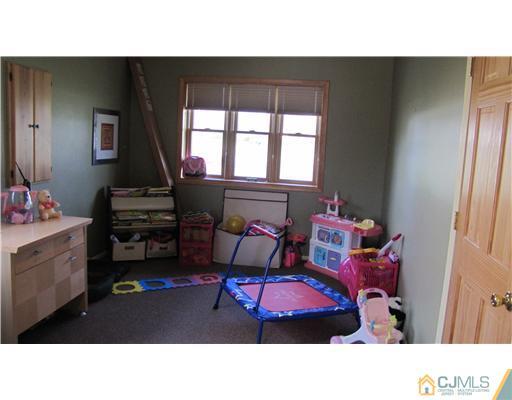 5 Kendall Road Kendall Park, NJ 08824 - Photo 14 of 25 Gallery Image 14