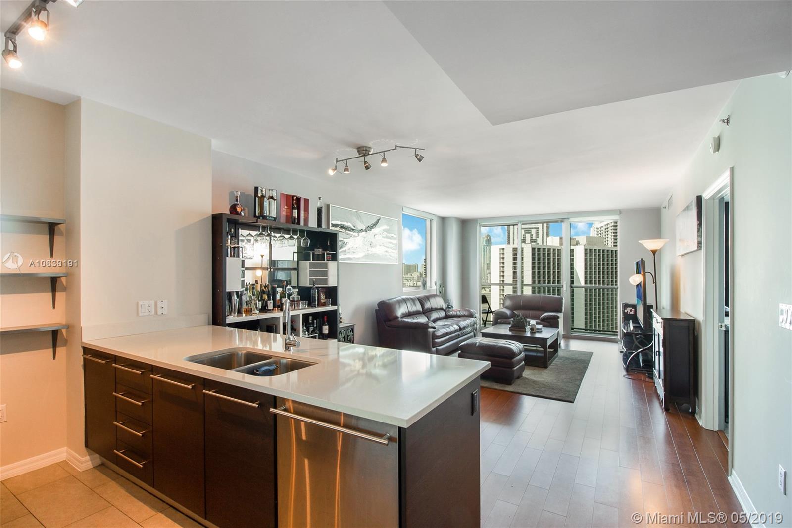 500 Brickell Avenue, Unit 2007 Miami, FL 33131 - Photo 2 of 16