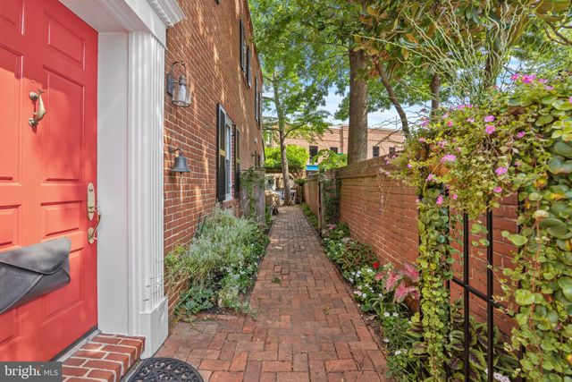 $1,225,000 | 166 Duke Of Gloucester Street, Annapolis, MD 21401