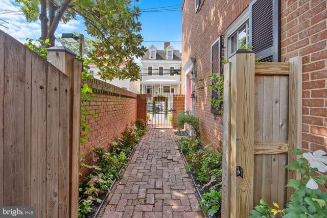 $1,225,000 | 166 Duke Of Gloucester Street, Annapolis, MD 21401